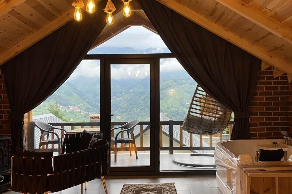 Bungalow Deluxe, para fumadores, vista a la montaña | 1 habitación, artículos del minibar gratis y escritorio