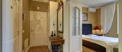 2 bedrooms, iron/ironing board, free WiFi