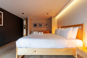 5 bedrooms, iron/ironing board, travel crib, WiFi - w* | Outstanding 2BR with Balcony in Condesa (Ciudad de México)