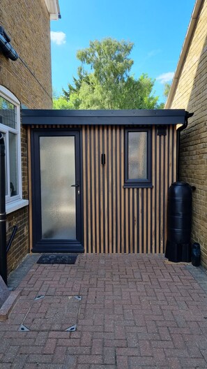 Property grounds - 1 bed self-contained annex, with off-road parking. (Sittingbourne)