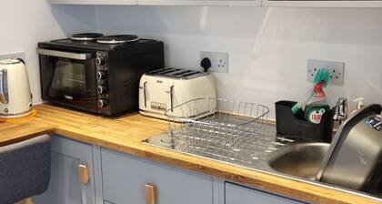 1 bed self-contained annex, with off-road parking.