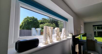 1 bed self-contained annex, with off-road parking.