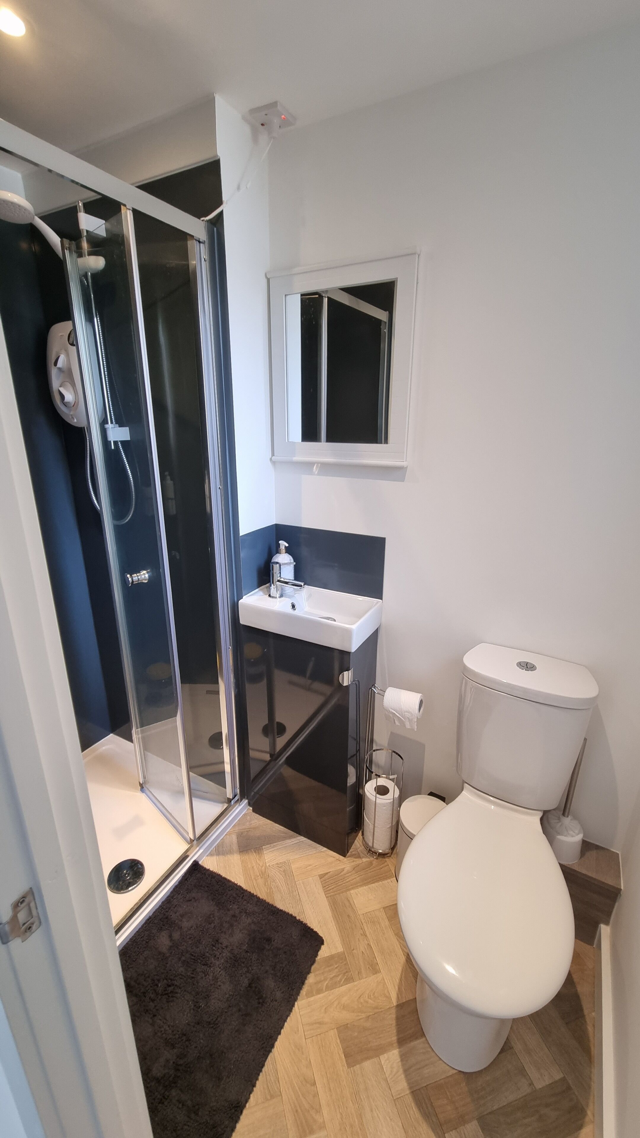 Bruser, hårtørrer, håndklæder, Sæbe