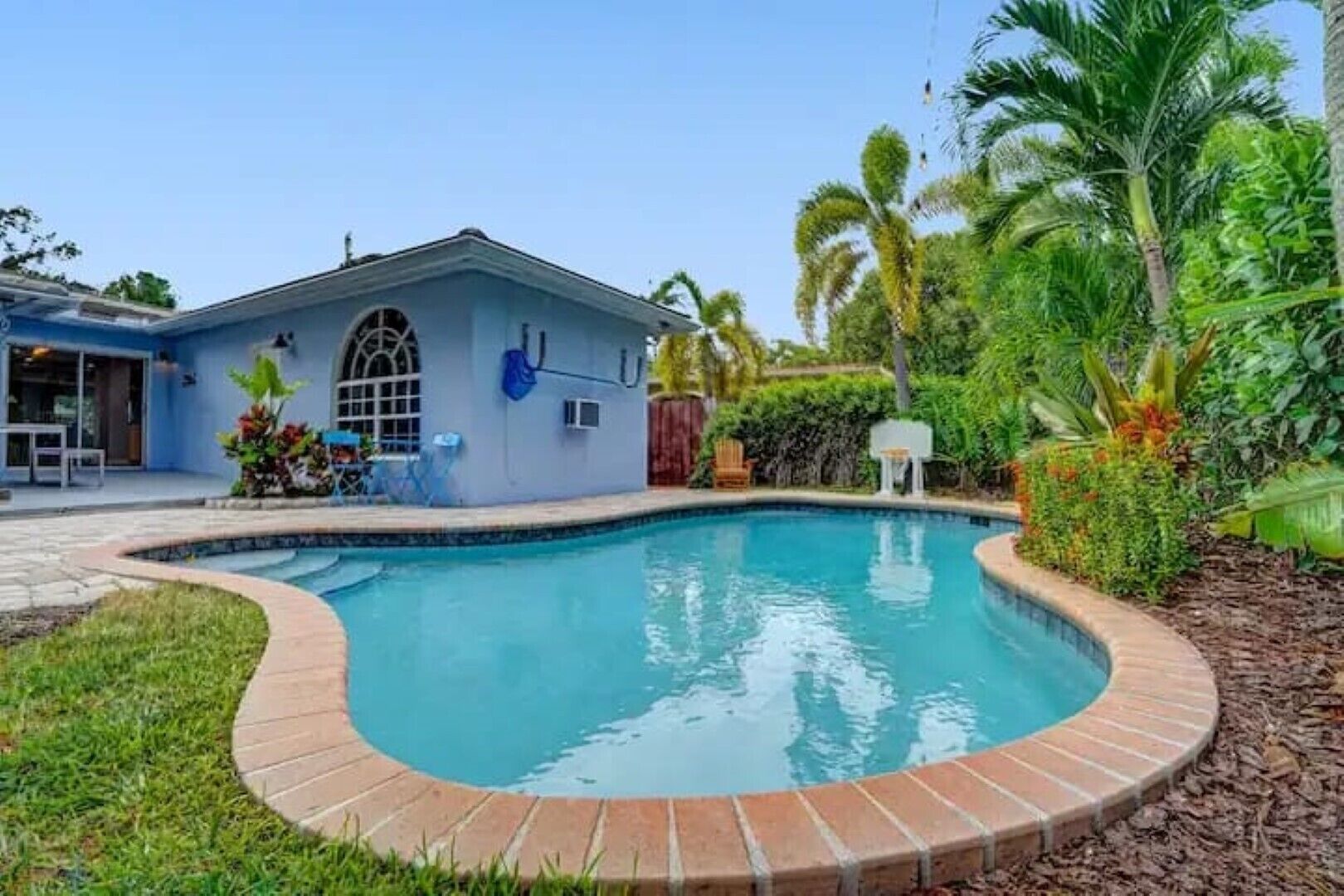 LUXURY 3BR VILLA W/HEATED POOL, MINS TO THE BEACH