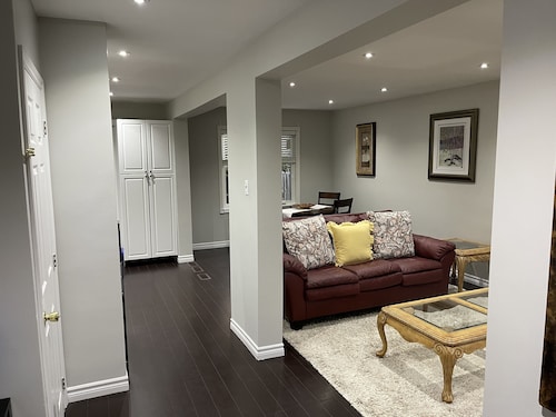 Affordable Quiet 3 Bdrms + 2.5 bath Home in Toronto Area