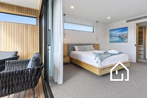 5 Schlafzimmer, Schreibtisch, Bügeleisen/Bügelbrett, kostenloses WLAN
