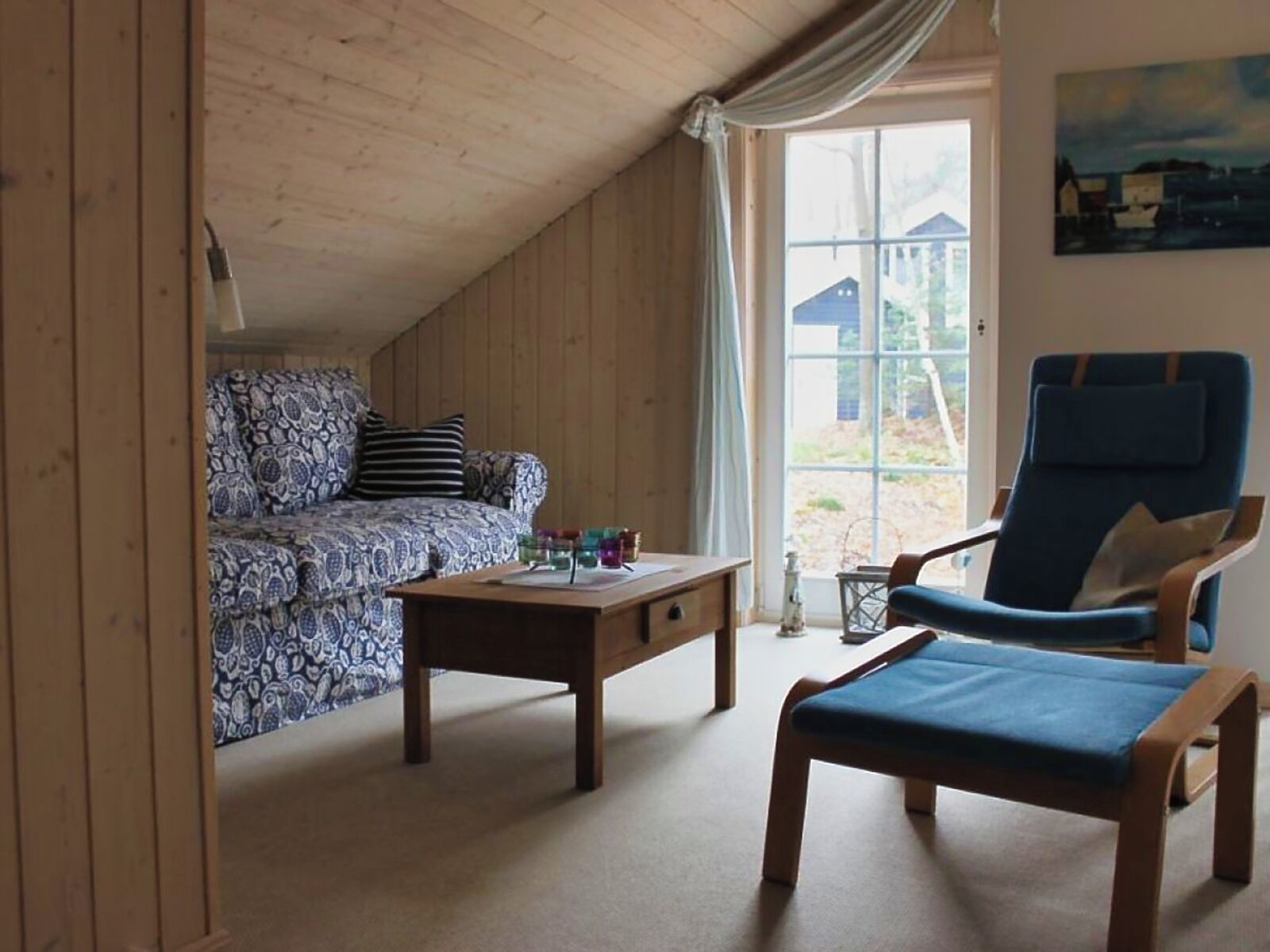 Televisor, llar de foc i estèreo 