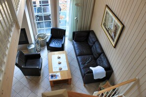 TV, fireplace, stereo