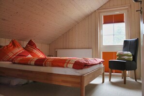 3 bedrooms, iron/ironing board, travel crib, WiFi