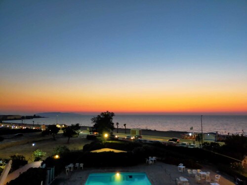 Gorgeous beachfront apartment with pool