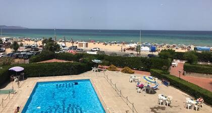 Gorgeous beachfront apartment with pool