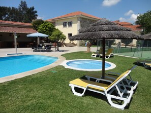2 outdoor pools, pool umbrellas