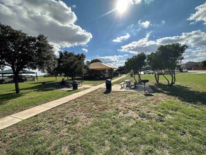 Property grounds - Fiesta Texas, Sea World Minutes Away Quiet area (San Antonio)