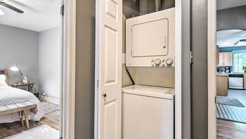 2 Schlafzimmer, Bügeleisen/Bügelbrett, WLAN, Bettwäsche