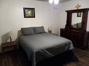 2 sovrum, strykjärn/strykbräda, wi-fi och sängkläder