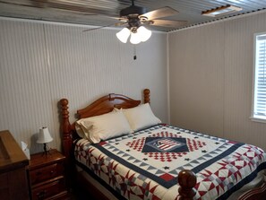 2 slaapkamers, een strijkplank/strijkijzer, wifi, beddengoed