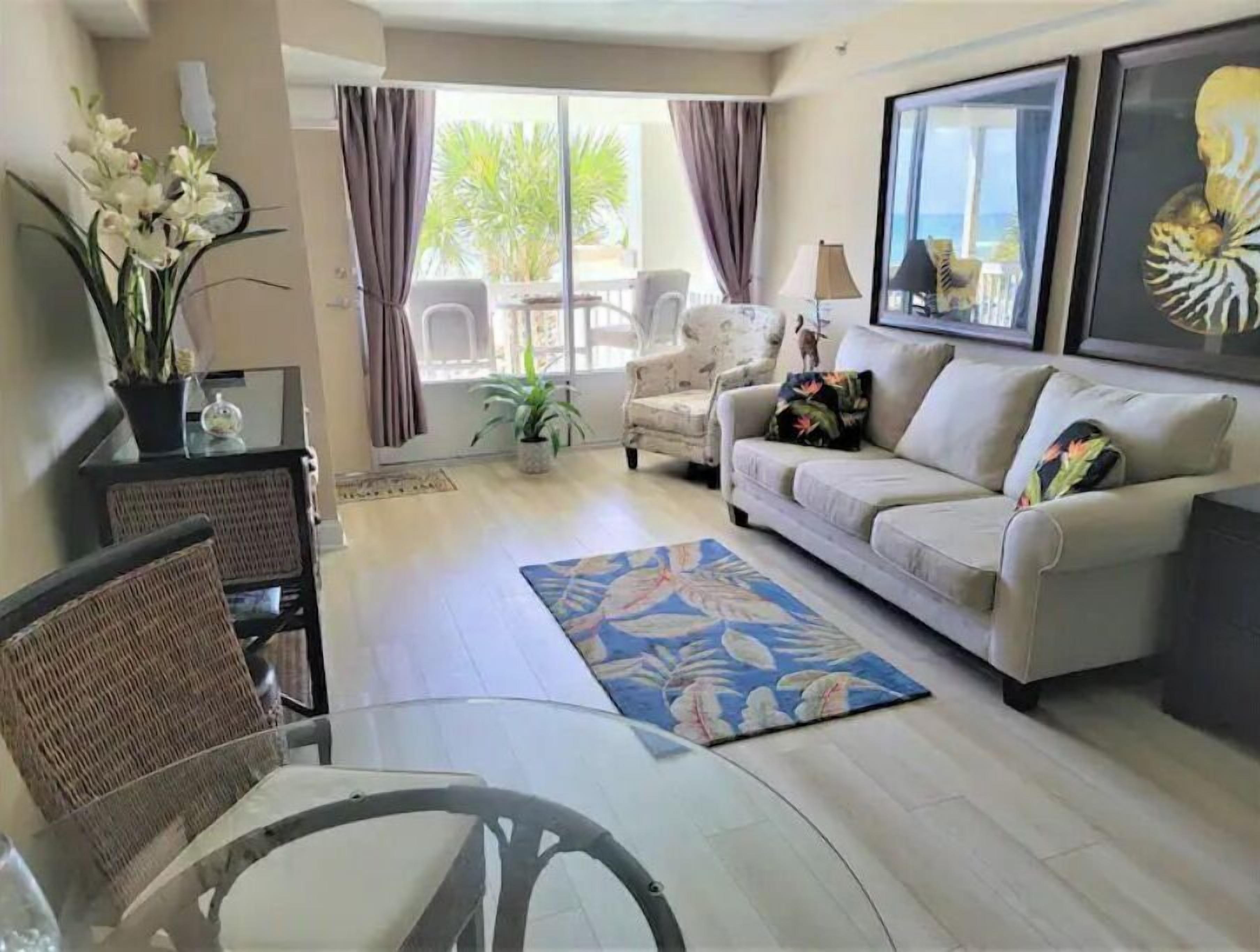 Oceanview Beachfront Condo, Private Balcony, Pool, Gym & Sauna - Now Open - Ormond Beach, FL