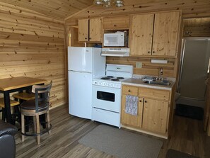 Fridge, microwave, oven, stovetop - Cozy 2 bedroom Log Cabin (Grassy Butte)