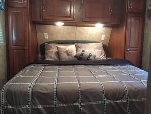 1 bedroom, iron/ironing board, free WiFi, bed sheets - Sisar Creek Sanctuary in Upper Ojai, at the trailhead to Santa Paula waterfalls  (Santa Paula)