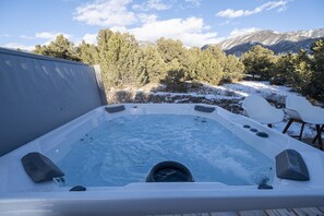 Tina de hidromasaje al aire libre