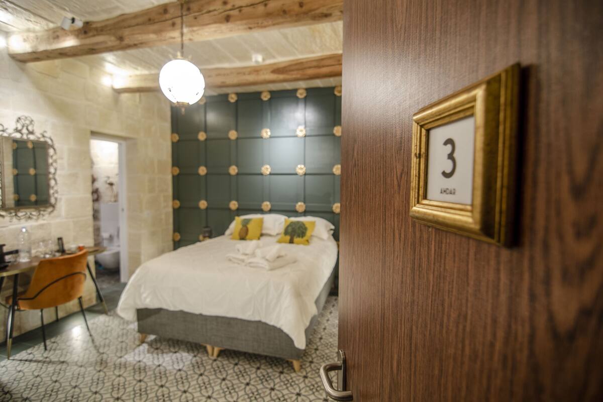 Romantic Tek Büyük veya İki Ayrı Yataklı Oda | Minibar, odada kasa, ayrı ayrı dekore edilmiş, ayrı ayrı döşenmiş