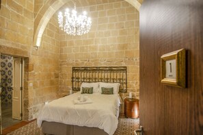 Traditionele kamer, 1 twee- of 2 eenpersoonsbedden | Een minibar, een kluis op de kamer, individueel gedecoreerd