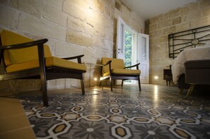 Deluxe Double or Twin Room | Minibar, in-room safe, individually decorated, individually furnished - Senglea Suites (Senglea)