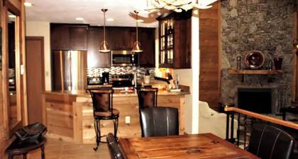 Beautiful condo at the resort with free shuttle!