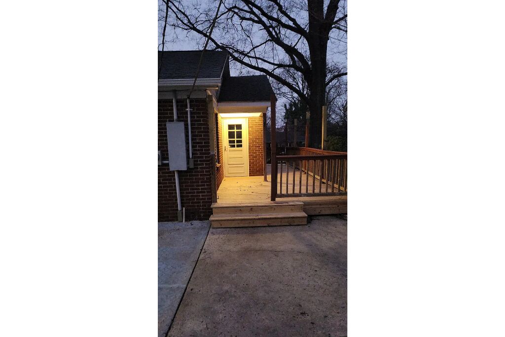 Great location! Trendy-Laid-back home w/parking
