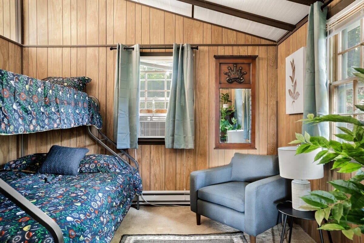 2 quartos, ferros/tábuas de passar roupa, Wi-Fi, roupa de cama
