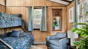 2 quartos, ferros/tábuas de passar roupa, Wi-Fi, roupa de cama