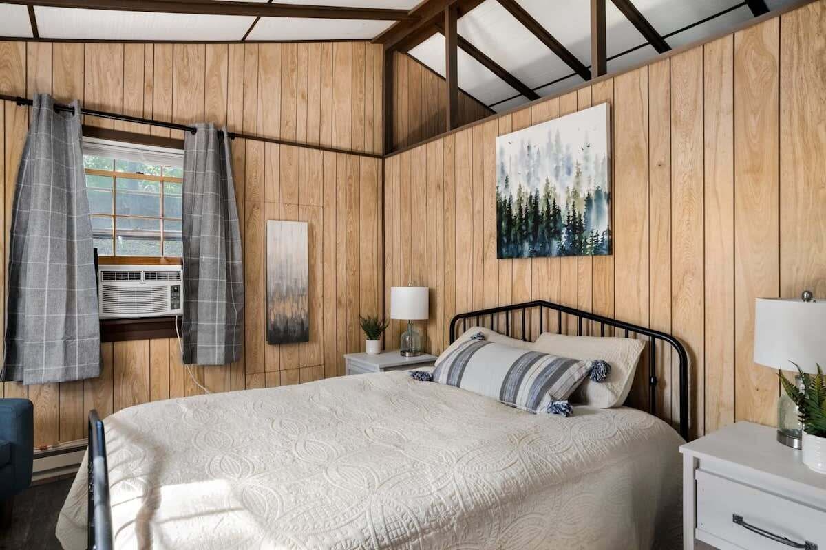 2 quartos, ferros/tábuas de passar roupa, Wi-Fi, roupa de cama