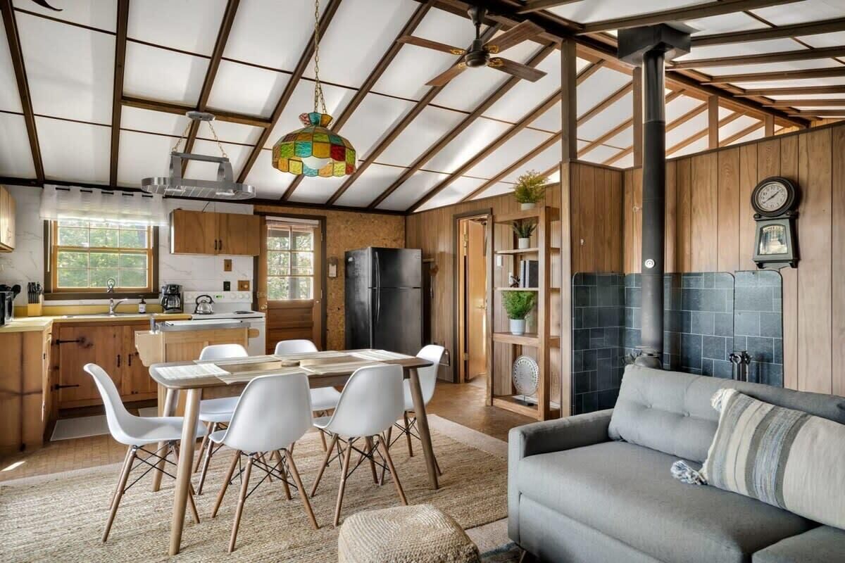 TV, fireplace, books, offices