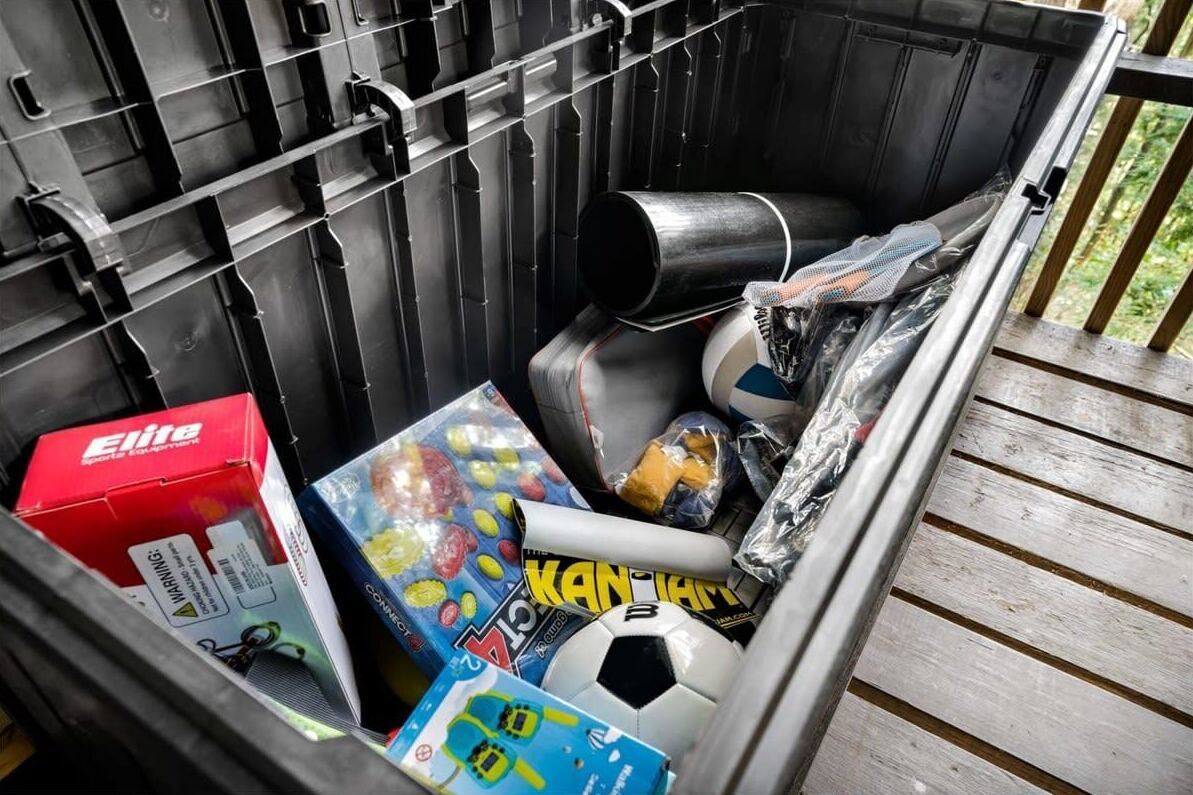 Secluded Cabin Hot Tub, Huge Deck, Fire Pit, WiFi, Hedgesville, WV Vacation Rental Cabin ByOwner