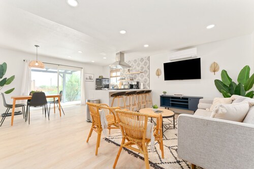 New Listing! Cowboy Pool, Stargazing, Hot Tub