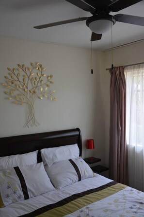 Cottage | 2 bedrooms, iron/ironing board, free WiFi, bed sheets