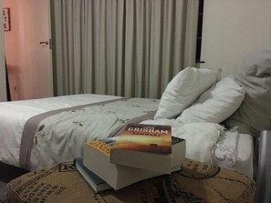 Cottage | 2 bedrooms, iron/ironing board, free WiFi, bed sheets - Cosy 2-bed House in Maseru for Perfect Calm and re (Maseru)