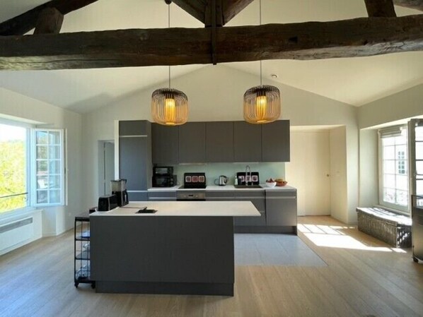 Fridge, microwave, oven, dishwasher