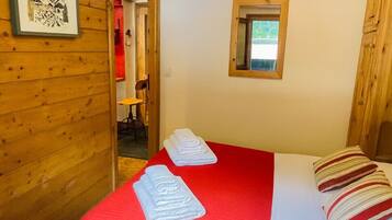 1 bedroom, WiFi, bed sheets