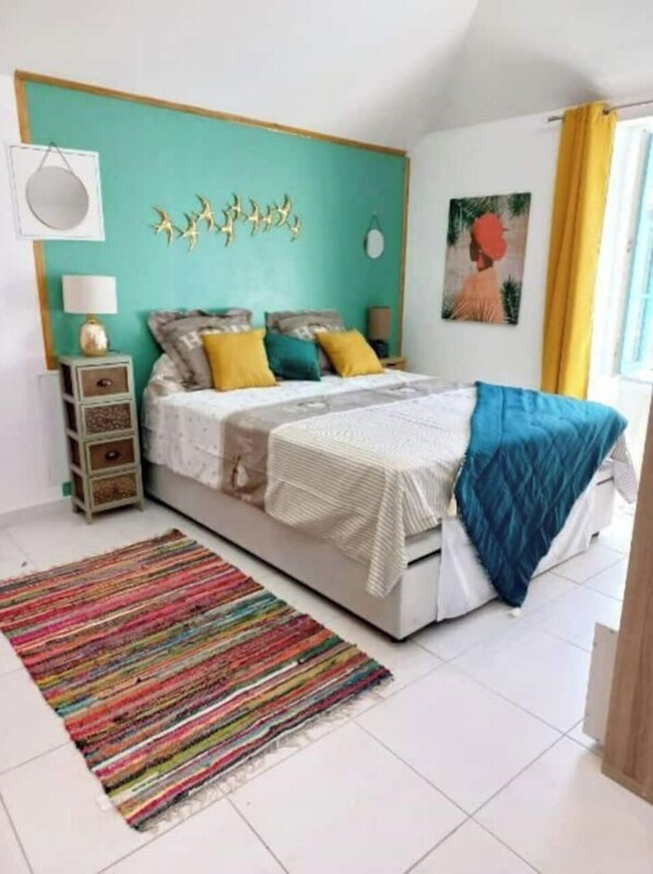 3 chambres, fer et planche à repasser, accès au Wi-Fi (inclus)