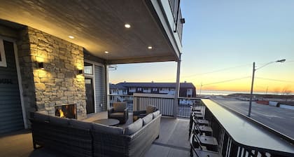 Suite A: New pool and hot tub for 2026! Relax & Unwind, Sleeps 18