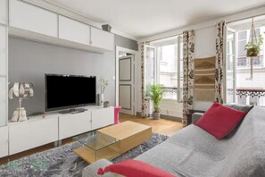 Televisie, boeken en een stereo