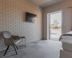 Quarto casal conforto | Ferros/tábuas de passar roupa, Wi-Fi de cortesia, roupa de cama