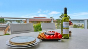 Outdoor dining - Cois Farraige - Beside the Sea "Irish" (Corlette)