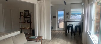 Beach & town 2 blocks away. Private. Families & dogs. Safe parking. 