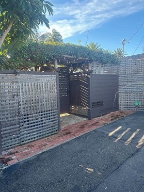 Property grounds - Beach & town 2 blocks away. Private. Families & dogs. Safe parking.  (Carlsbad)