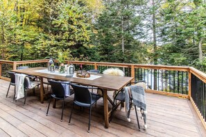 تناول الطعام بالخارج