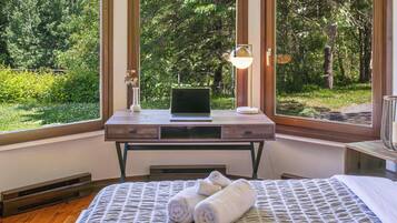 3 bedrooms, iron/ironing board, travel crib, WiFi