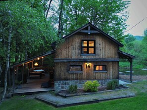 المنشأة من الخارج