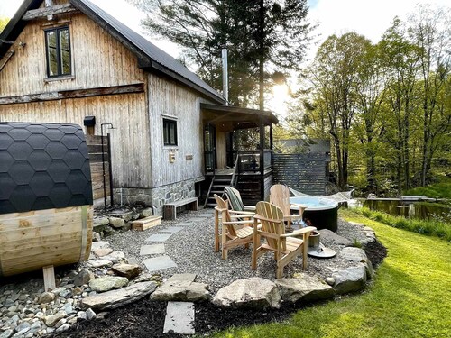 Le 10 - Spa, Sauna, Shower, Bromont, Lac-Brome